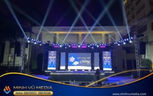 Hệ thống đèn + Sân khấu hoành tráng được Minh Vũ Media setup chỉnh chu