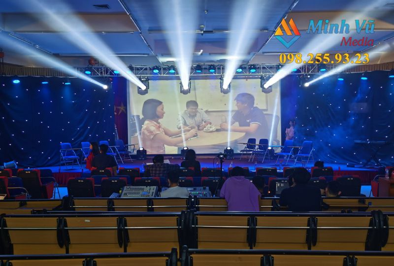 Tổng quan sân khấu của sự kiện 20/11 do Minh Vũ Media thực hiện