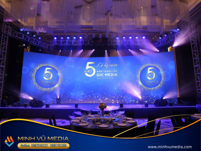 Màn hình led cong trong sự kiện gala dinner