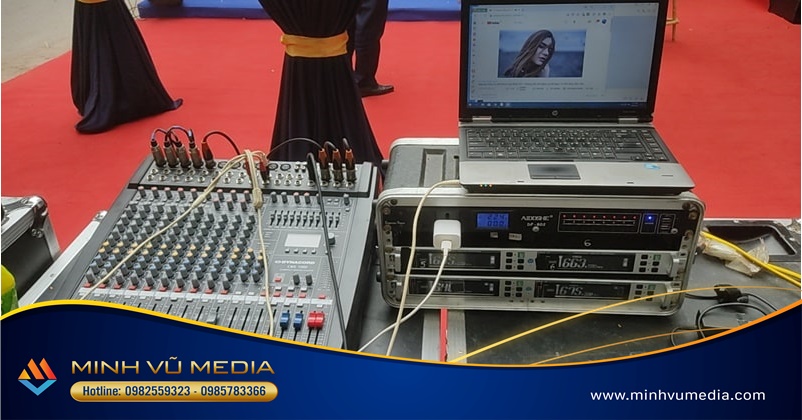 Hệ thống mixer điều chỉnh âm thanh, loa đài chuyên nghiệp
